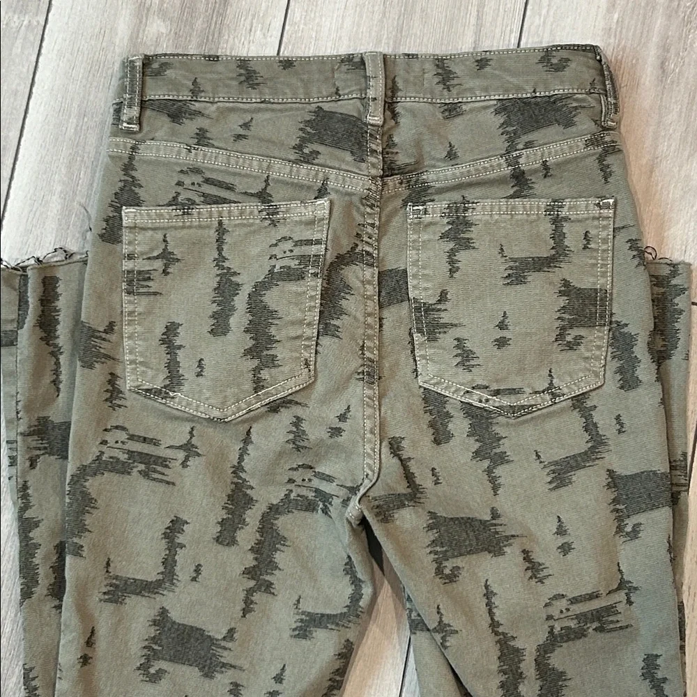 Free People Green skinny ankle jeans size 28